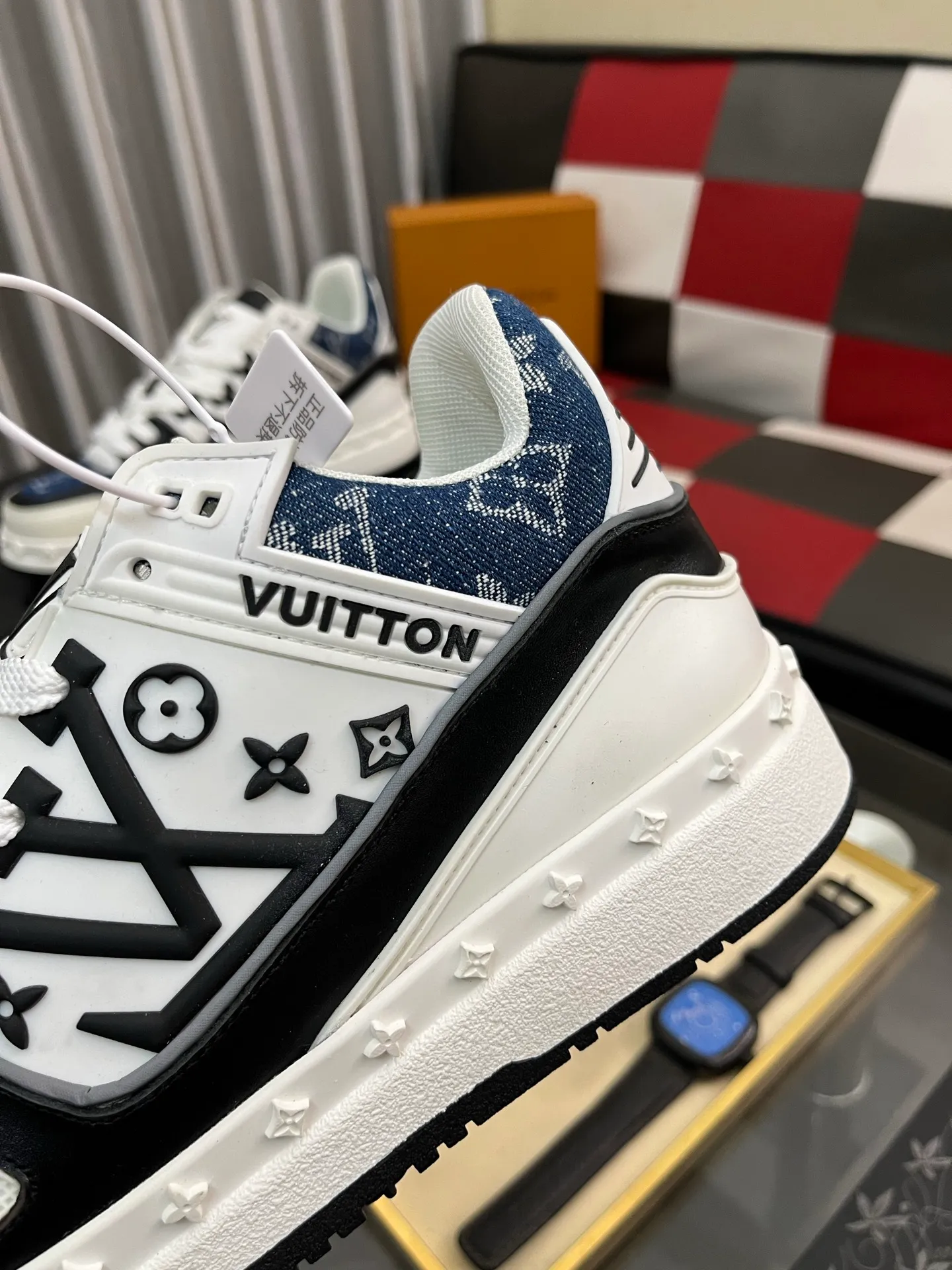 Men's men's shoes 💰620⌚️⌚️ Comes with full packaging "Loui* Vuitto*" LV's new Gaobang sports and casual shoes. Imported first-layer cowhide ➕ Imported sheepskin lining is high-end and comfortable, and the original outsole is light and wear-resistant! Purely handmade, details determine quality! Size 38-442️⃣Colors available